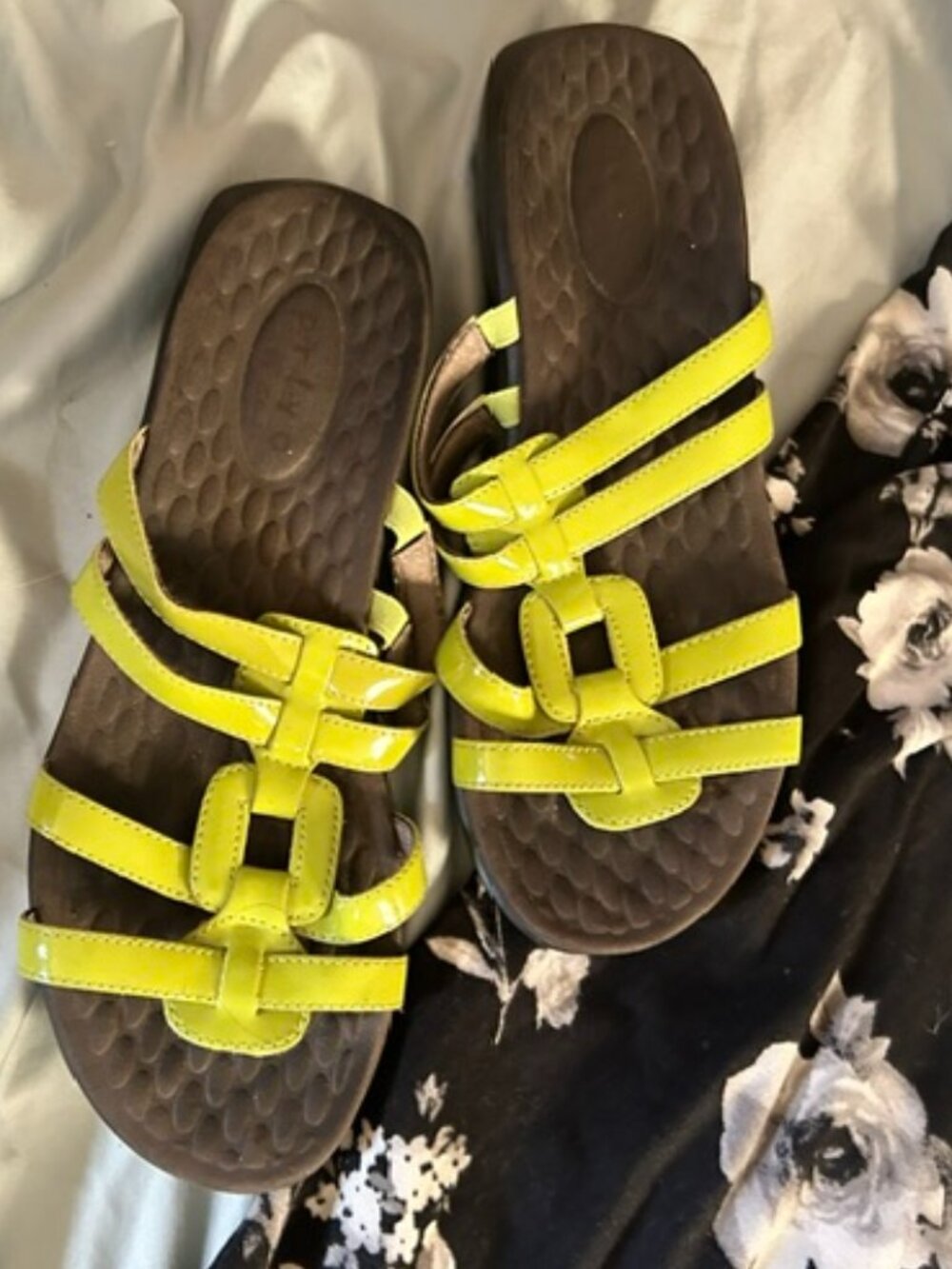 privo clarks size 7 womens shoes sandals seven black lime green